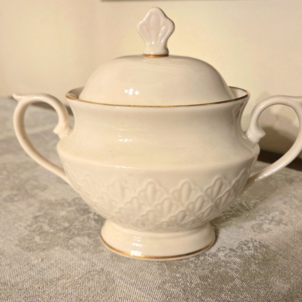Lenox Jacquard Gold Cream Sugar Bowl